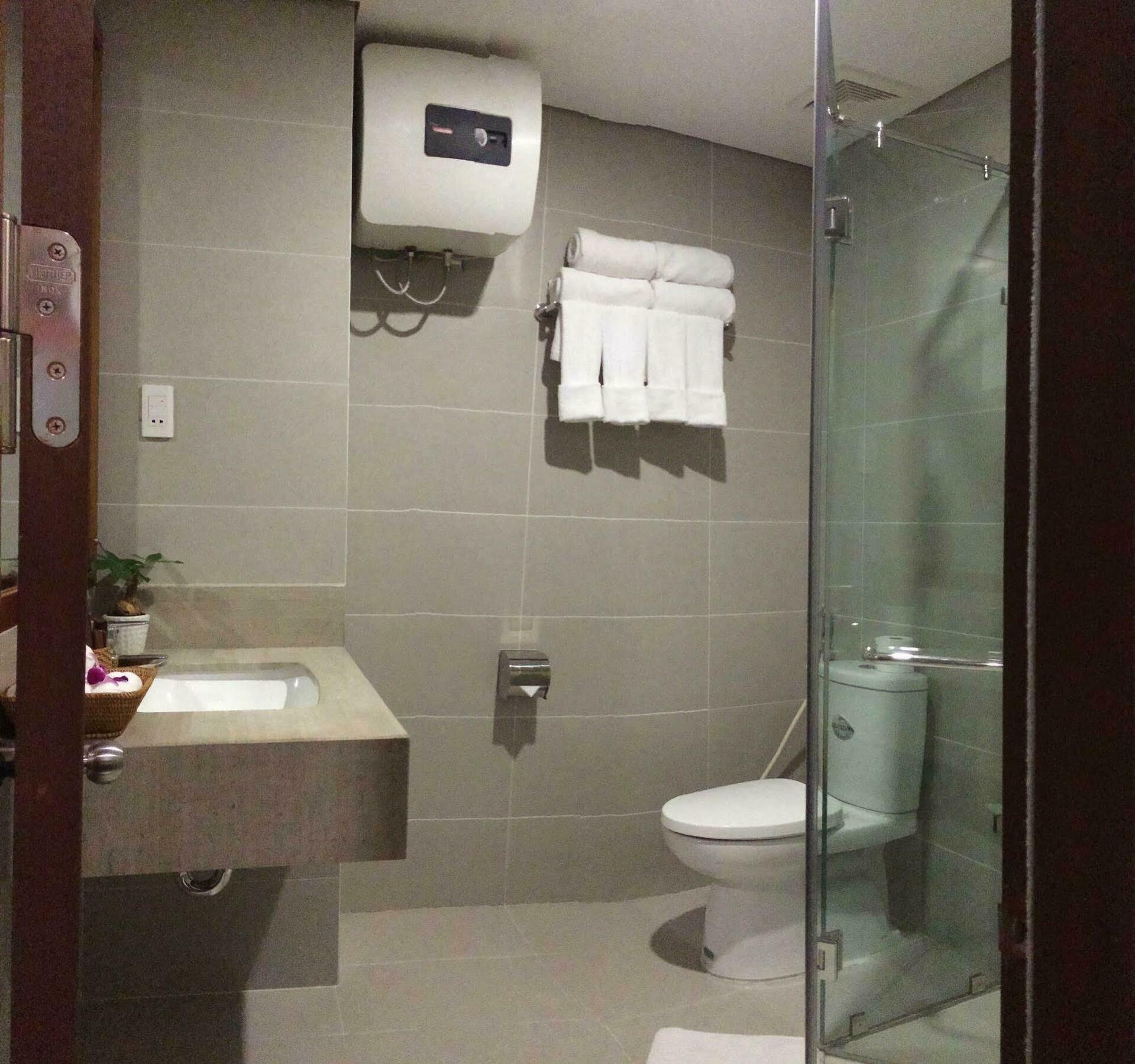 Ocean Flower Hotel Дананг Екстериор снимка
