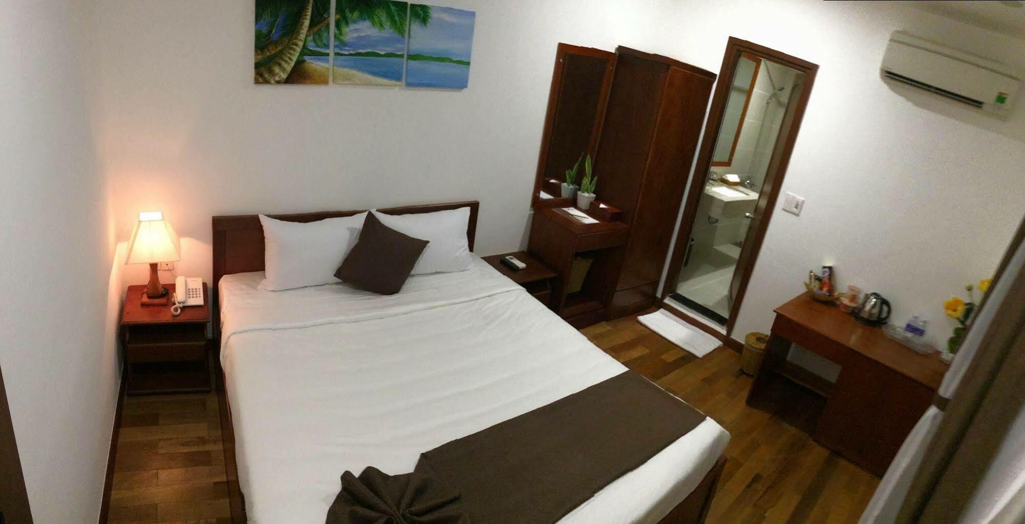 Ocean Flower Hotel Дананг Екстериор снимка